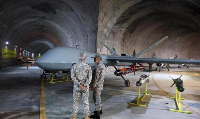 UAV Kaman-22 được cho là phỏng chế Wing Loong-1 của Trung Quốc . UAV Kaman-22 được cho là phỏng chế Wing Loong-1 của Trung Quốc .