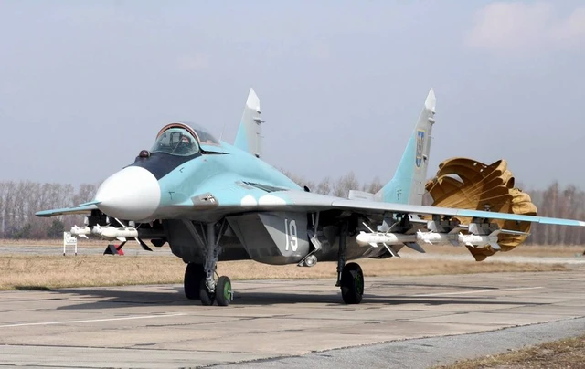 Có tin MiG-29 của Không quân Ukraine đã có thể mang và phóng tên lửa chống bức xạ AGM-88 "Harm" (Ảnh: QQ).