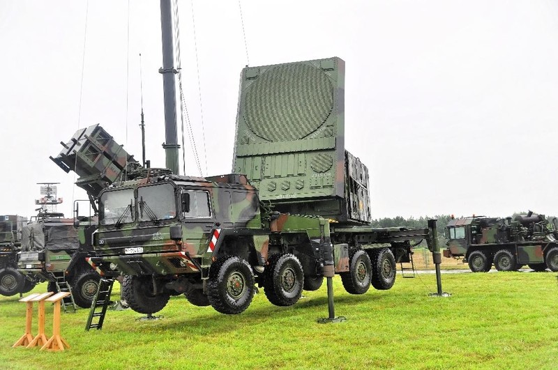 Radar điều khiển và bệ phóng tên lửa Patriot (Ảnh: wiki).