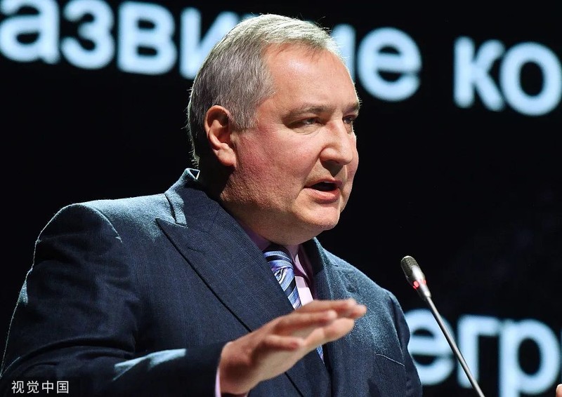 Ông Dmitry Rogozin tin tưởng Robot chiến đấu Marker sẽ khắc chế được xe tăng Mỹ và Đức (Ảnh: VCG).