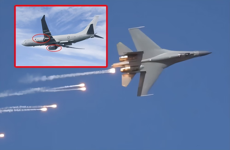 Trong vụ việc xảy ra năm 2022 trên Biển Đông, lá kim loại gây nhiễu do J-16 của PLA thả ra đã bị hút vào động cơ chiếc P-8 của Australia (Ảnh: QQ).