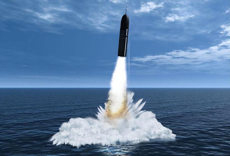 Tên lửa liên lục địa Deep Blue của Nga phóng từ tàu ngầm (Ảnh: Toutiao).