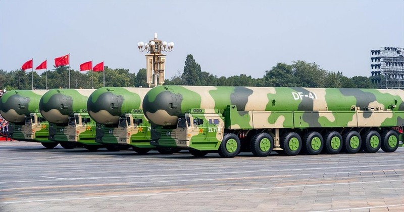 Dongfeng-41 xuất hiện lần đầu tại cuộc duyệt binh Quốc khánh Trung Quốc năm 2019 (Ảnh: Toutiao).