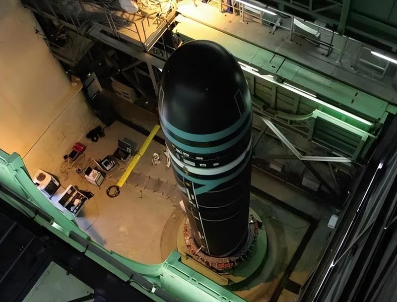 Tên lửa M-51 của Pháp được triển khai phóng từ tàu ngầm (Ảnh: Toutiao).