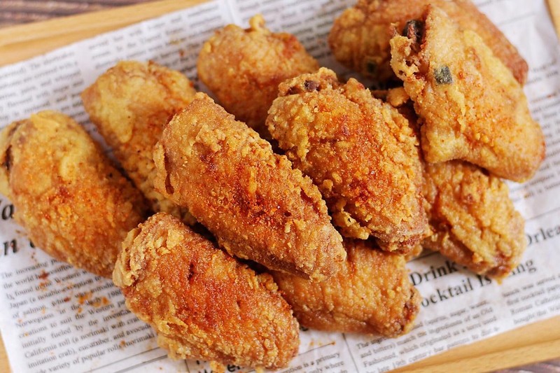 Ăn nhiều đồ chiên rán khiến cơ thể tăng nguy cơ bị ung thư (Ảnh: Baidu).