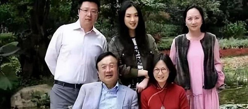 Gia đình Nhậm Chính Phi hiện nay (Ảnh: NetEasy).