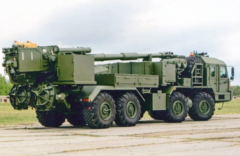 Pháo tự hành bánh lốp cỡ 152mm 2S43 “Malva” (Ảnh: Rostec).