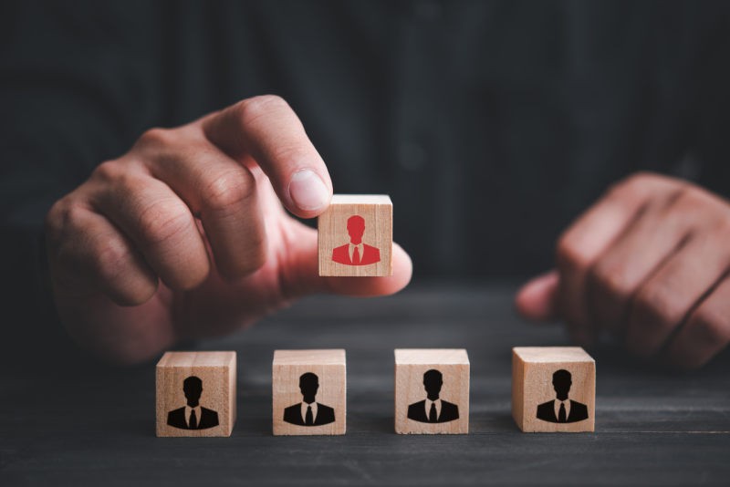 Aliyun manh tay cai to cat giam nhan su.jpg