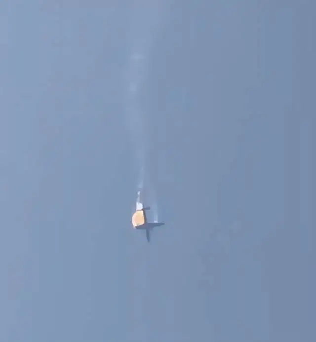 Chiec IL-22M11 roi sau khi trung ten lua.png