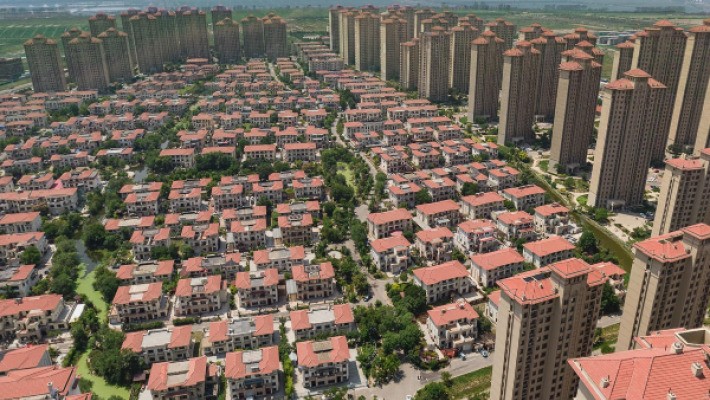 Bich Que vien dau tu vao cac do thi nho.jpg