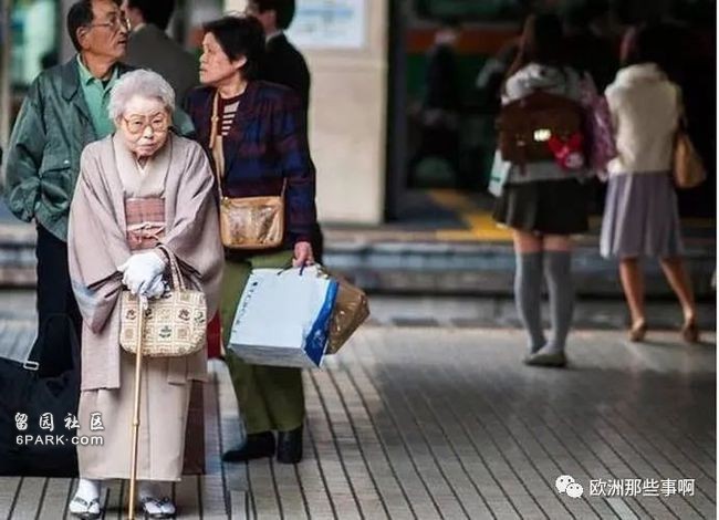 Dan so gia hoa anh huong kinh te Nhat.jpg