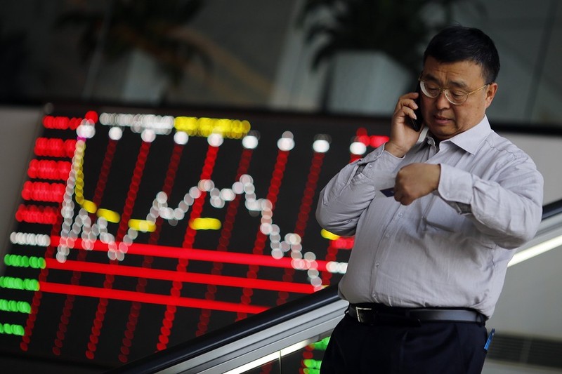 Thi truong chung khoan dang eo uot.jpg