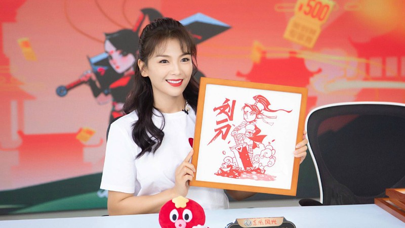 Luu Dao  mo trang ban hang.jpg