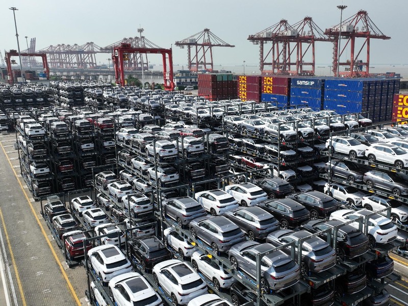 Luat moi se anh huong den tieu thu xe TQ.jpg