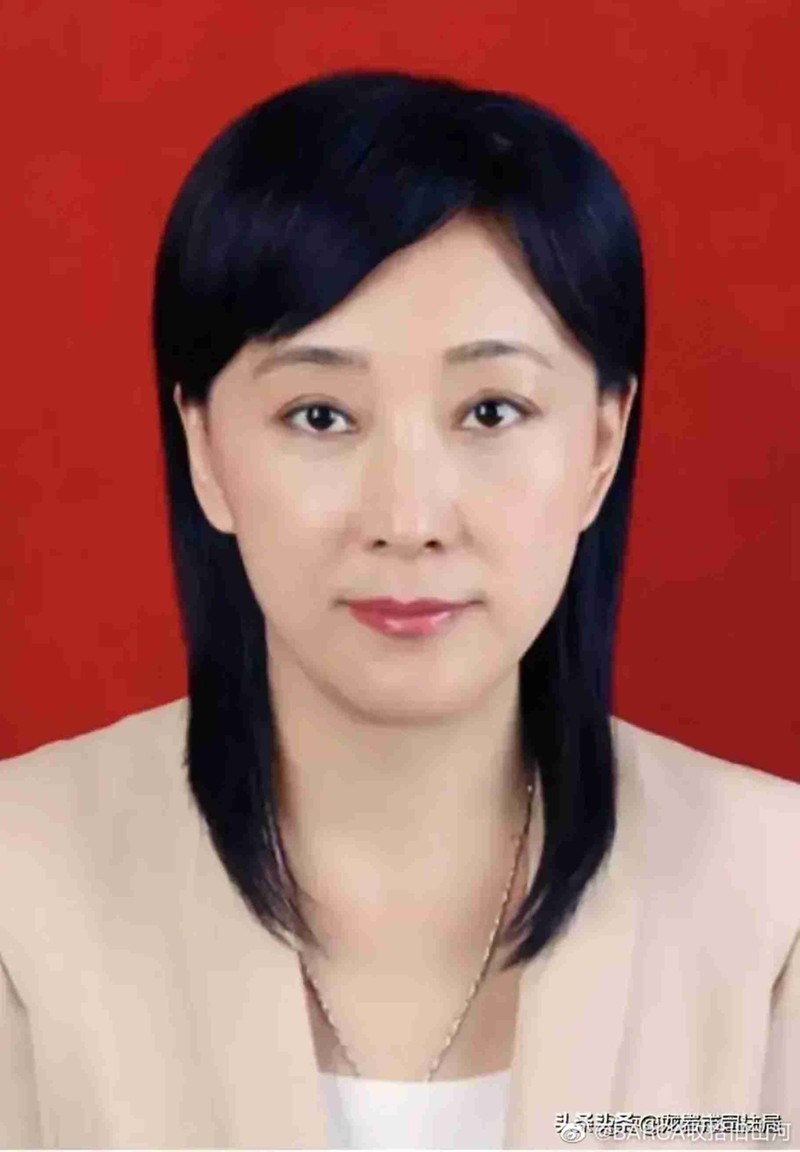 Hua Ai Lien dang thu an.jpg
