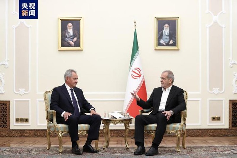 Shoigu lap Tong thong Iran.jpg