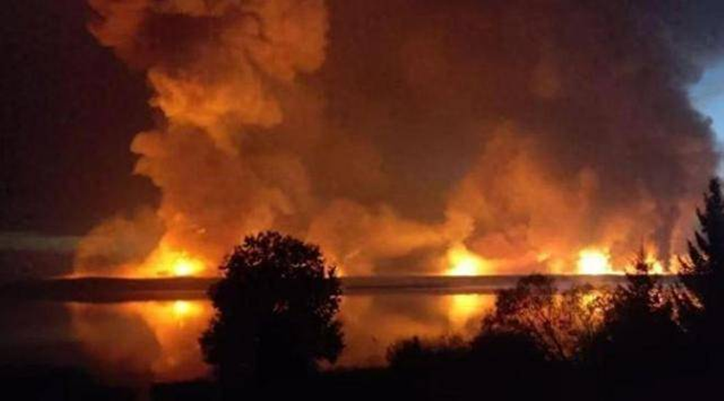 Dam chay sau khi bi tan cong.png