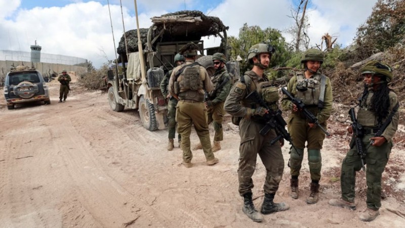 binh si Israel tien vao Lebanon.jpg