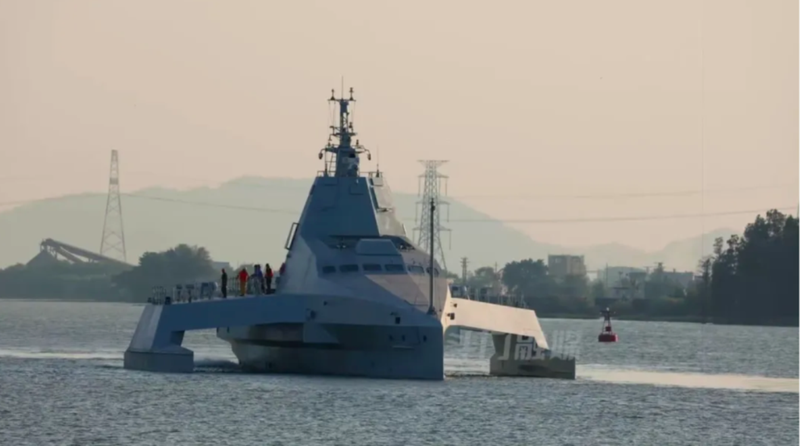 Tau nhin tu truoc.png