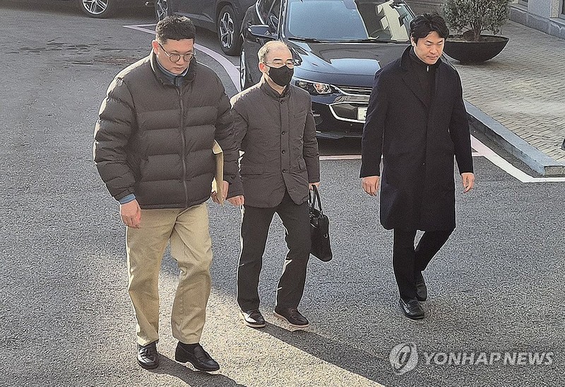 Kwak Jong-keun bi bat.jpg