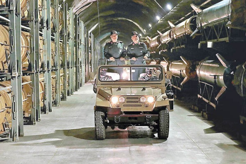 Hai tuong chi huy thi sat.png