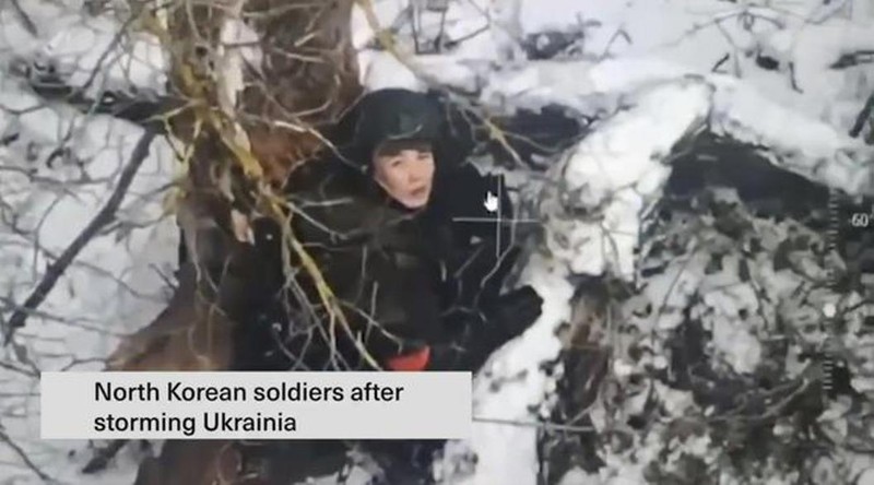 Binh si Trieu Tien bi UAV chup.jpg