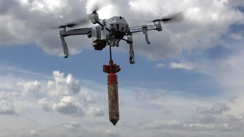 UAV mang bom cho tan cong.png