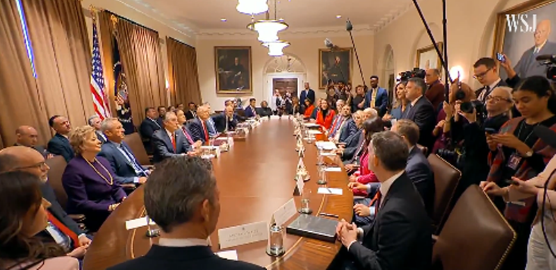 Hoi nghi noi cac.png