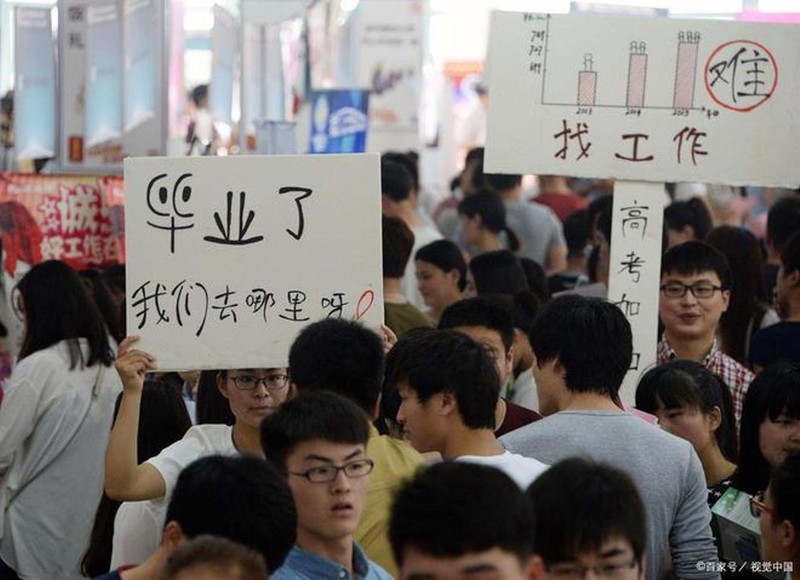 Sinh vien tot nghiep.jpg