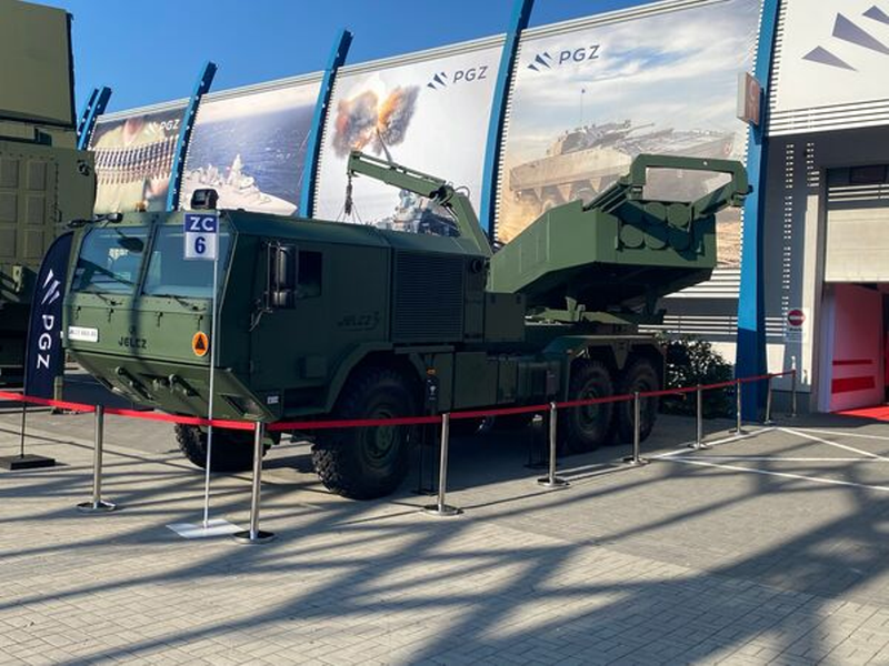 Ba Lan chi hơn 10 tỷ USD mua gần 500 giàn HIMARS.png