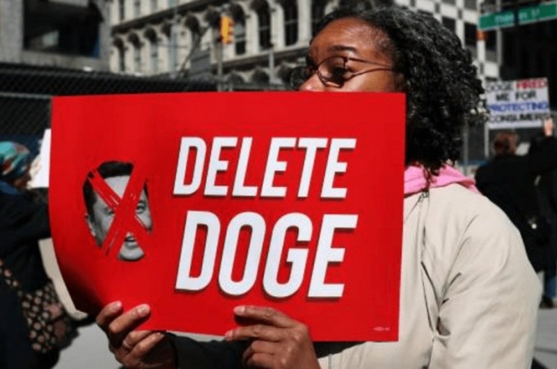 Bieu tinh chong DOGE va Elon Musk.jpg