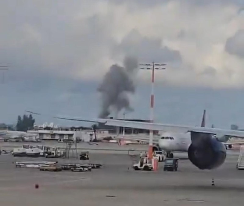 Tên lửa của Houthi rơi xuống gần nhà ga chính của sân bay Ben Gurion. Ảnh: Xinhua.