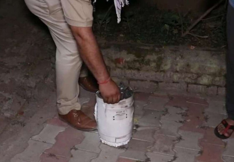 Manh vo cua PL-15 roi tren dat An Do.jpg