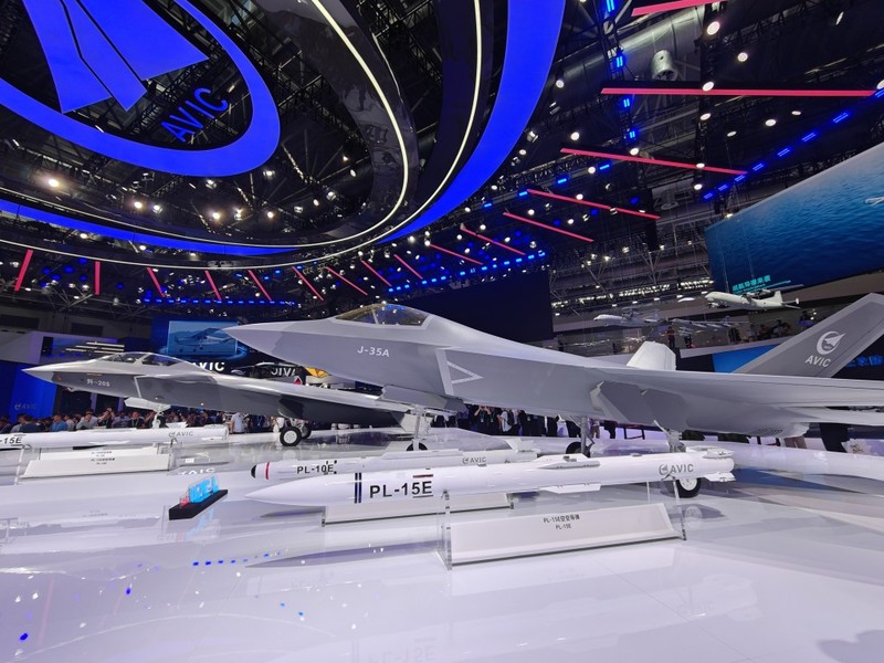 J-35A tai Trien lam Chu Hai.jpg