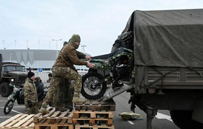 Xe mo to duoc van chuyen.png