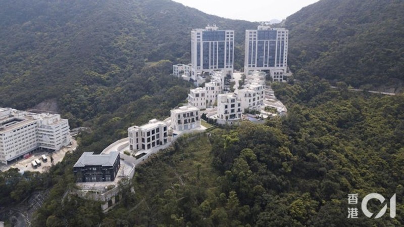 Khu biet thu tren dinh.jpg