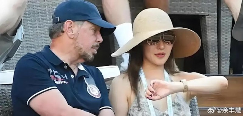 Larry Allison va Chu Kieu Lam.jpg