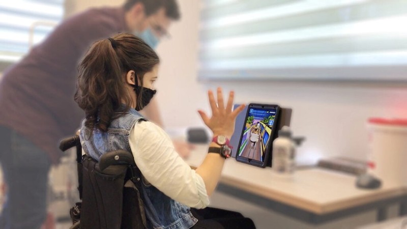 MyMove là một tiện ích tương tự như đồng hồ, có thể được kết nối qua Bluetooth với bất kỳ thiết bị thông minh nào, cho phép người dùng vận hành thiết bị điện tử. Ảnh NoCamels. MyMove là một tiện ích tương tự như đồng hồ, có thể được kết nối qua Bluetooth với bất kỳ thiết bị thông minh nào, cho phép người dùng vận hành thiết bị điện tử. Ảnh NoCamels.