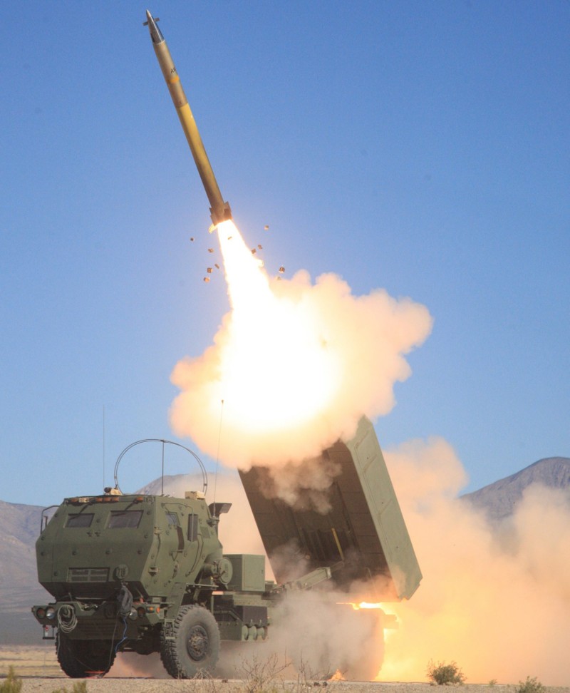 Tên lửa GMLRS phóng từ hệ thống HIMARS. Ảnh Lockheed Martin