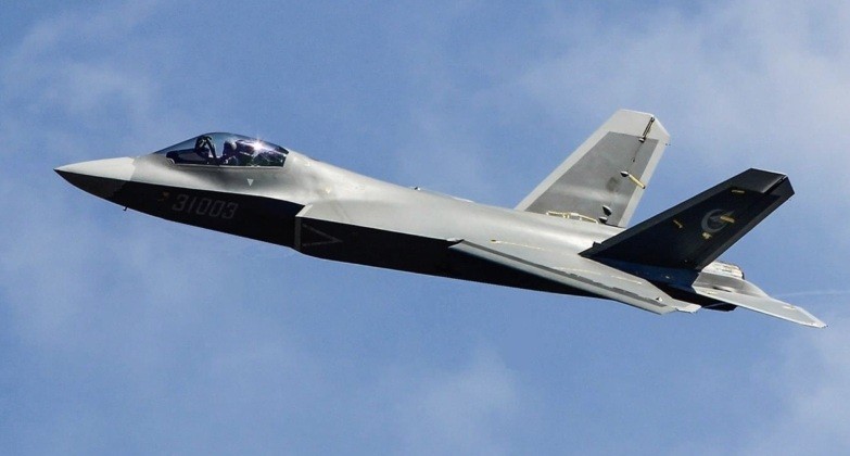 Tiêm kích tàng hình hạng nhẹ thế hệ 5 FC-31 Trung Quốc. Ảnh Military Watch