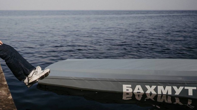 Xuồng không người lái mang bom Hải quân Ukraine "Bakhmut". Tháng 3/2023. Ukraina. Ảnh Ihor Lachenkov Xuồng không người lái mang bom Hải quân Ukraine "Bakhmut". Tháng 3/2023. Ukraina. Ảnh Ihor Lachenkov