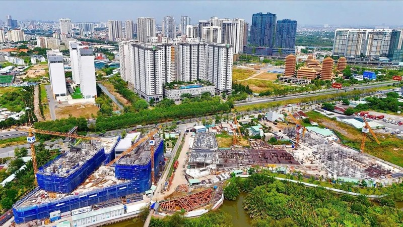 Doanh nghiệp địa ốc vẫn kêu khó với “núi” thủ tục. Ảnh minh hoạ.