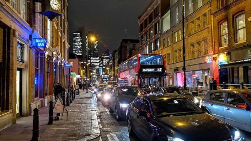 Trên tay Huawei P20 Pro: “Triệu phú pixel” mới với cụm 3 camera ảnh 18