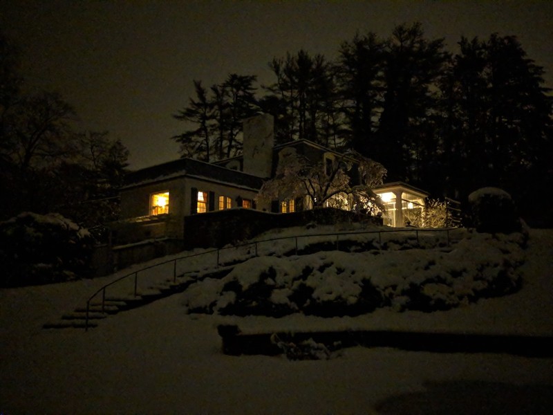 Galaxy S9+ “đọ súng” Google Pixel 2 XL: Đâu là smartphone có camera tốt nhất? ảnh 18