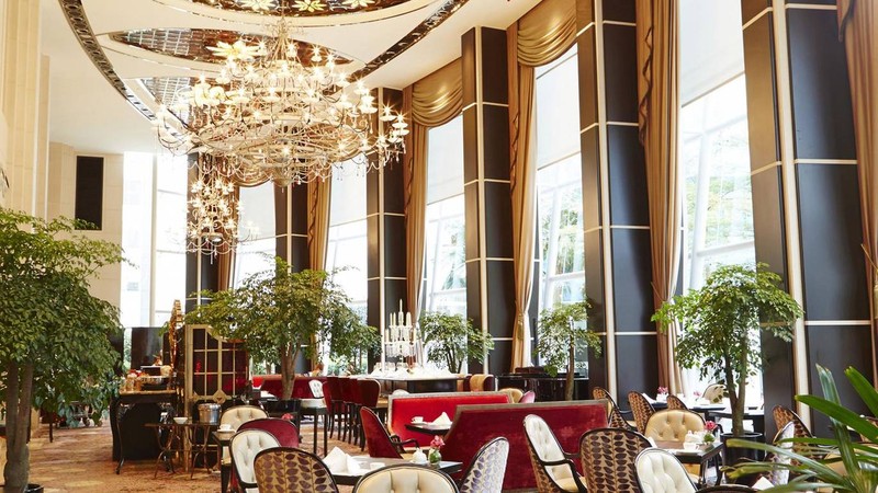 Phòng Tổng thống nằm trên tầng cao nhất của khách sạng St. Regis Singapore. Ảnh: Independent Phòng Tổng thống nằm trên tầng cao nhất của khách sạng St. Regis Singapore. Ảnh: Independent