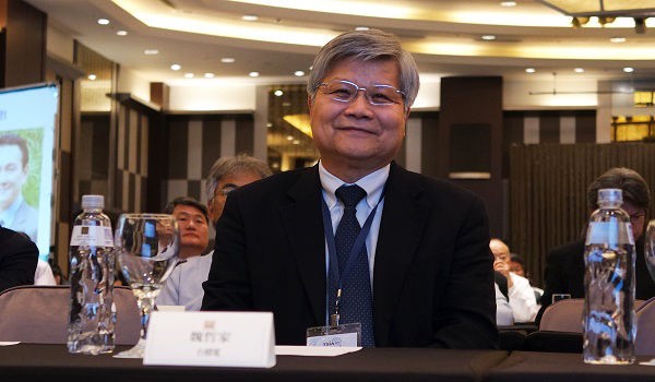 CEO TSMC, C.C. Wei cho biết công ty sẽ sớm tiến tới tiến trình thiết kế 5nm. Ảnh: CTimes CEO TSMC, C.C. Wei cho biết công ty sẽ sớm tiến tới tiến trình thiết kế 5nm. Ảnh: CTimes