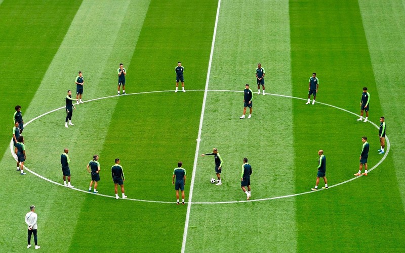 HLV Tite nói: “Để tiến tới cầu môn đối phương, bạn phải nỗ lực, tự tạo ra cơ hội. Tôi không thể tước phẩm chất đó khỏi bất kỳ cầu thủ nào”. Ảnh: Telegraph