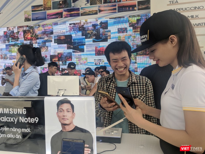 Đa số khách tham quan hài lòng về Galaxy Note 9