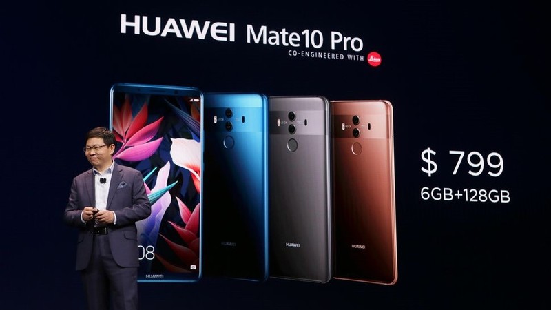 Thỏa thuận phân phối Mate 10 Pro giữa AT&T và Huawei đổ bể do sự can thiệp của chính phủ Mỹ. Ảnh: CNET Thỏa thuận phân phối Mate 10 Pro giữa AT&T và Huawei đổ bể do sự can thiệp của chính phủ Mỹ. Ảnh: CNET