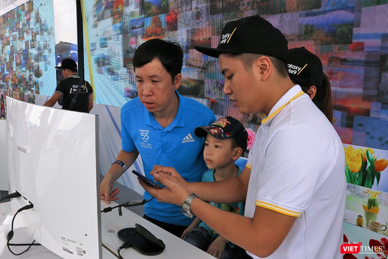 Trải nghiệm kết nối DeX cho Galaxy Note 9 để biến thiết bị này thành một chiếc máy tính để bàn